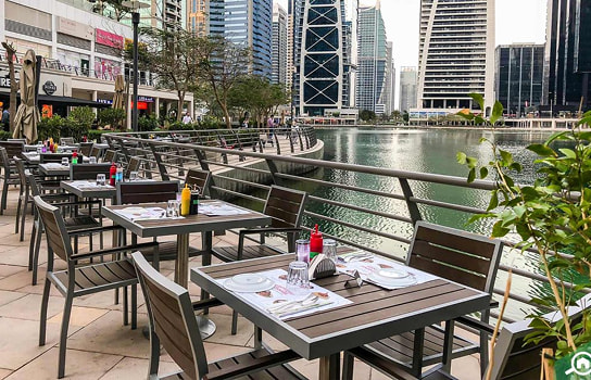 Dining & Café District